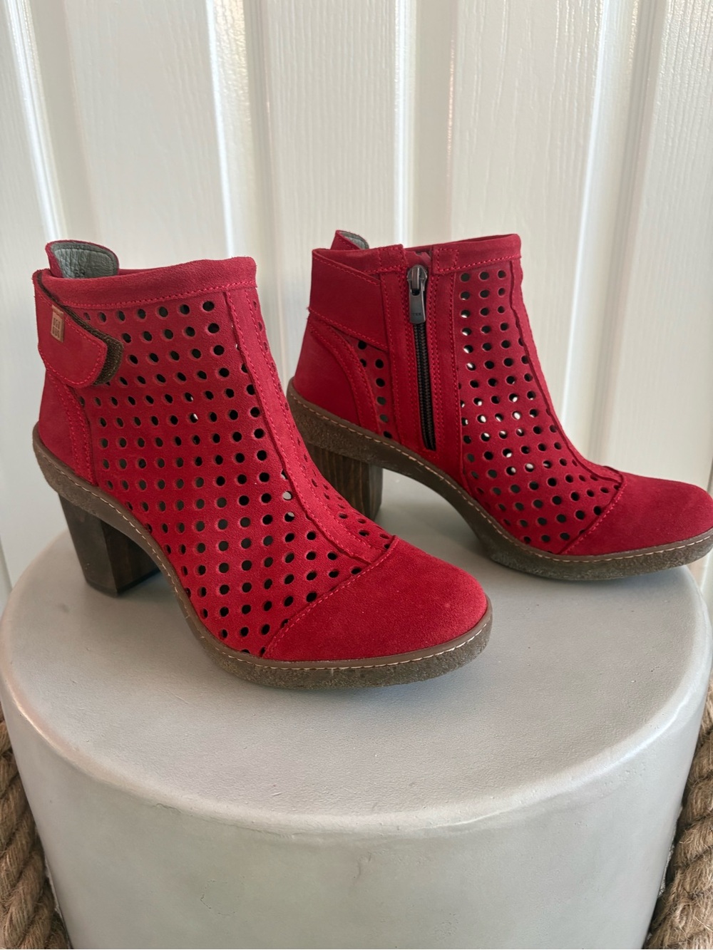 El Naturalista | New in Box | Red Bootie | sz 39 EU/UK 6 /US 8.5 /